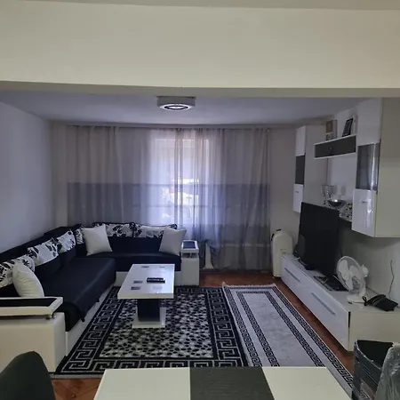 Lekas Hill Apartment