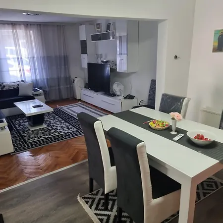 Lekas Hill Apartment